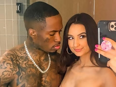 フェラチオ, 茶髪の, 毛深い, 手コキする, なめる, ストリッピング, ティーン, オッパイの