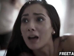 Brunette brune, Attrapée, Collège université, En levrette, Chatte, Timide, Jupe, Tabou