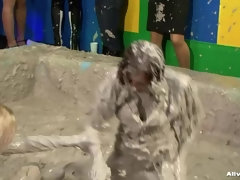 Crêpage de chignons, Nue, Mouillée, Catch
