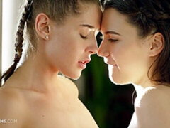 Morena, Penetracion con dedos, Besar, Lesbiana, Lamidas, Masturbación, Coño, Estriptis