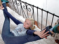 Anal, Blonde, Seins naturels, Cheveux courts, Solo, Dénudage, Nénés, Jouets