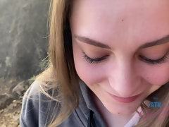 Enthousiasteling, Bruinharig, Vriendin, Klein, Kut duiken, Geschoren, Mager, Tieten likken