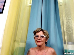 ブロンド, お婆さん, 手コキする, 熟年, 淫乱熟女, 母, ハメ撮り, フェラする