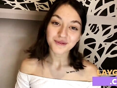 18 jahre, Leie, Blasen, Braunhaarige, Kehlenfick, Selbstgemacht, Schulmädchen, Jungendliche (18+)