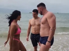 Amateur, Plage, Sucer une bite, Brunette brune, Hd, De plein air, Rugueux, Plan cul à trois