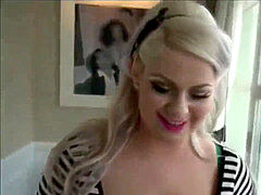 Amateur, Belle grosse femme bgf, Gros cul, Grosse bite, Sucer une bite, Rondelette, Éjaculer dans la bouche, Hôtel