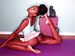 Noir ébène, Doigter, Interracial, Embrassement, Lesbienne, Lingerie, Nénés, Webcam