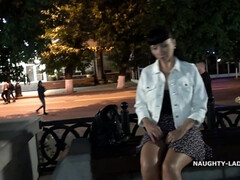 Tetas grandes, Tetona, Fetiche, Madres para coger, Al aire libre, Público, Solo, Tetas