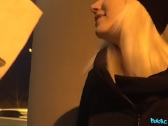 Enthousiasteling, Pijpbeurt, Hondjeshouding, Sperma in gezicht, Buiten, Gezichtspunt, Openbaar, Bekijker