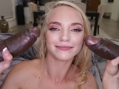 Zwart, Blond, Pijpbeurt, Schattig, Hardcore, Interraciaal, Tiener, Trio