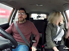 Grosse titten, Blondine, Auto, Hardcore, Milf, Pov, Öffentlich, Tätowierung