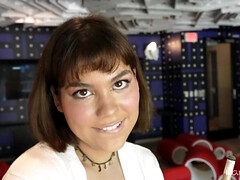 Enthousiasteling, Grote kont, Grote mammen, Sperma shot, Handbeurt, Gezichtspunt, Tiener, Tieten likken