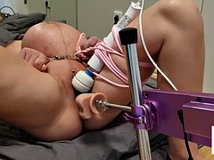 素人, デカパイ, フランス人, ハードコア, オナニー, 乳首, ピアス, おもちゃ