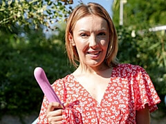 Amateur, Gros seins, Doigter, Masturbation, De plein air, Cheveux courts, Maigrichonne, Solo