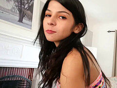 Большой член, Брюнетки, Крошечные, Молоденькие