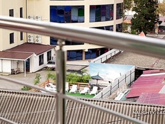 Grosse titten, Braunhaarige, Vollbusig, Flashen, Natürlichen titten, Im freien, Öffentlich, Titten