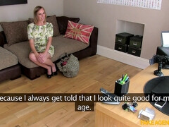 Amateur, Sucer une bite, Tromperie, Léchez, Masturbation, Maman, Bureau, Chatte