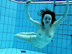 18 ans, Cul, De plein air, Piscine, Chatte, Solo, Serré, Nénés