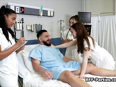 Mamada, Médico, Cuadrupleta, Grupo, Sexo duro, Interracial, Adolescente, Uniforme