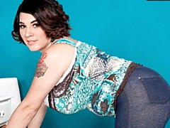 Enthousiasteling, Mooie dikke vrouwen, Grote kont, Grote mammen, Mollig, Vingeren, Kort haar, Alleen