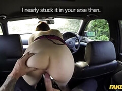 Leie, Blasen, Auto, Spermaladung, Aufs gesicht abspritzen, Im freien, Pov, Uniform