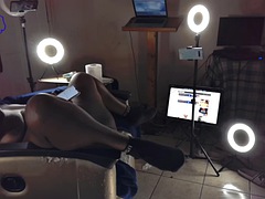 Street BBW squirts with the underground kings