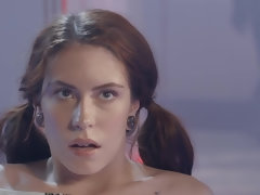 In den arsch, Grosser schwanz, Blasen, Braunhaarige, Besamung, Hardcore, Hd, Natürlichen titten