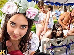 18, アナル, 茶髪の, ドレス, グループ, Hd, 公共, ロシア人