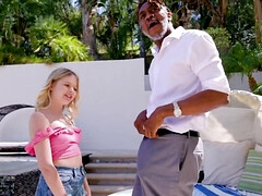 Verga grande, Rubia, Corridas, Polla, Corridas faciales, Sexo duro, Interracial, Pequeña