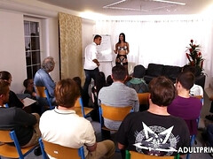 デカ尻, デカパイ, 茶髪の, イマラチオ, なめる, オージー, オマンコ, ストッキング