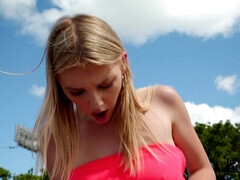 Tetas grandes, Tetona, Tetas naturales, Al aire libre, Pov, Coño, Falda, Adolescente