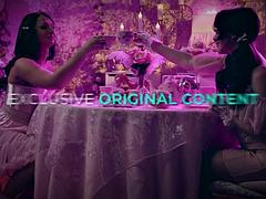 Anal, Grosse bite, Gros seins, Sucer une bite, Tir de sperme, Double pénétration, Transsexuelle, Plan cul à trois