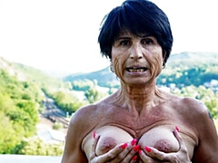 Tetas grandes, Morena, Penetracion con dedos, Masturbación, Maduro, Cabello corto, Solo, Estriptis