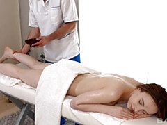 18 años, Culo grande, Verga grande, Mamada, Estilo perrito, Tetas naturales, Adolescente, Tetas