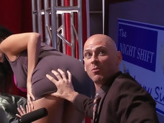 Grosse bite, Sucer une bite, Brunette brune, Tir de sperme, Doigter, Hard, Mère que j'aimerais baiser, Seins naturels