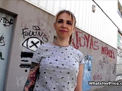 Rondborstig, Hardcore, Natuurlijke tieten, Buiten, Openbaar, Realiteit, Tiener, Tieten likken