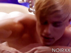 Anaal, Grote lul, Blond, Diep in de keel, Lul, Hondjeshouding, Homo, Handbeurt