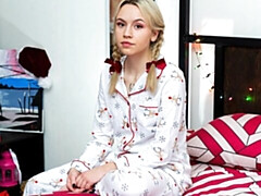 18 jahre, Grosser arsch, Blondine, Fingern, Masturbation, Dürr, Solo, Entkleiden