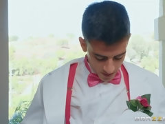 Жопа, Большие сиськи, Брюнетки, Платье, Каблуки, Латиноамериканки, Киски, Реалити