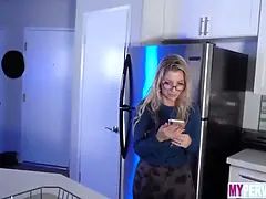 Grosser arsch, Blondine, Spermaladung, Kehlenfick, Hundestellung, Hd, Reif, Milf