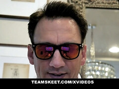 Arsch, Arschlecken, Schlafzimmer, Grosse titten, Puppe, Domination, Pov, Reiten