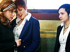 Embrassement, Lesbienne, Léchez, Masturbation, Seins naturels, Rasée, Dénudage, Adolescente