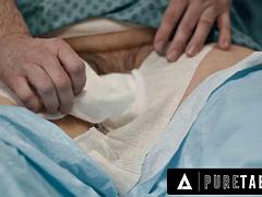 Grosse bite, Gros seins, Sucer une bite, Éjaculation interne, Hard, Infirmière, Nénés