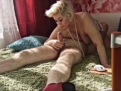 Enthousiasteling, Pijpbeurt, Stel, Hd, Huisvrouw, Rijpe lesbienne, Russisch, Alleen