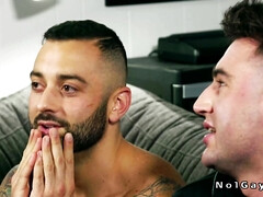 Anal, En levrette, Homosexuelle, Poilue, Branlette thaïlandaise, Embrassement, Muscle, Tatouage