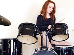 Amateur, Penetracion con dedos, Masturbación, Pelirrojo, Flaco, Solo, Adolescente, Tetas