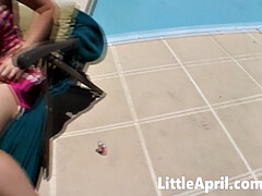 18, ブロンド, フェティッシュ, 指いじり, オナニー, 小柄, 一人, スカートのぞき