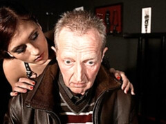 Hundestellung, Domination, Fetisch, Handjob, Lecken, Muschi, Dürr, Jungendliche (18+)