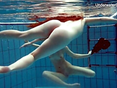 美女, ブロンド, フェティッシュ, レズビアン, プール, 公共, ロシア人, 水中