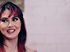 Nana, Bisexuelle, Double pénétration, Homosexuelle, Poilue, Embrassement, Lingerie, Plan cul à trois